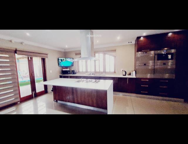 5 BEDROOM FREESTANDING FOR SALE IN FERNCLIFFE